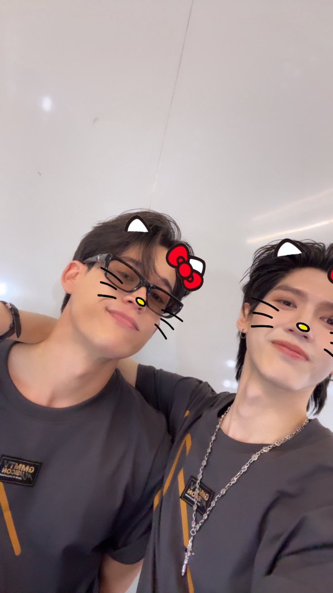 jimojomkan's tweet photo. จอสเหมียว                                  กวินเหมียว https://t.co/vU8TXIBsr1