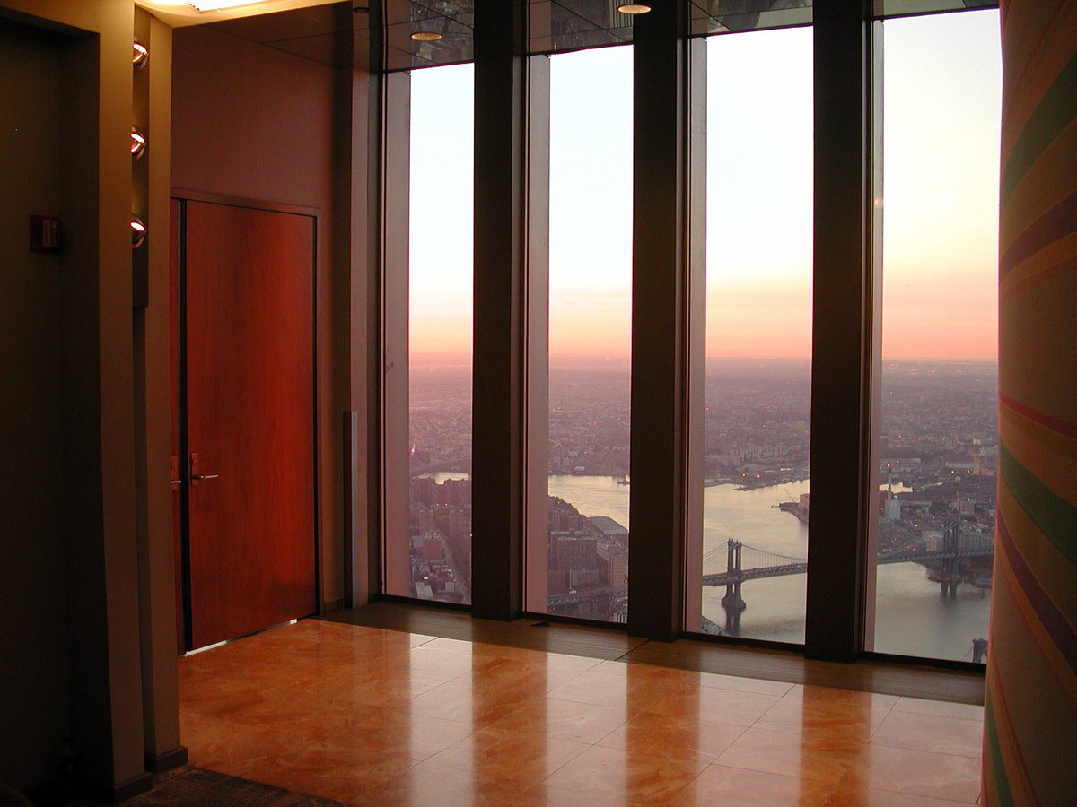 sadreturns's tweet photo. WTC interior photos (thread) https://t.co/YKuGVFJfpq