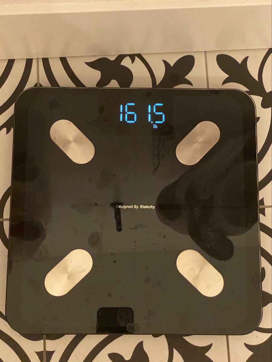 thewingedvamp's tweet photo. I was 162.3 lb earlier and now i’m 161.5! Ive almost got rid of all the weight i got from my trip last week. Once I get back to 160 than I can be at my baseline and start to get rid of even more! https://t.co/9lpEBWEn1f