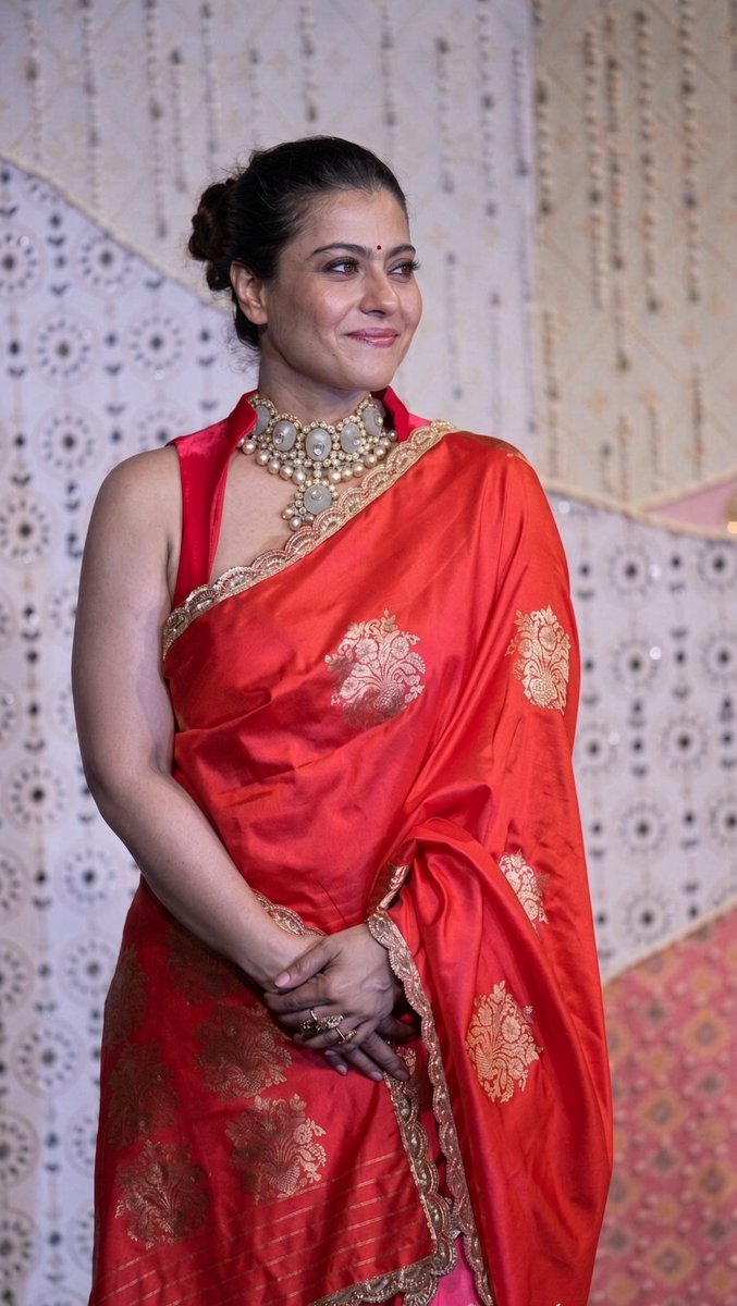 humjawann's tweet photo. Call her Kajol in the comments. Call her momma in your head #Kajolmilf https://t.co/SBzym8STYN