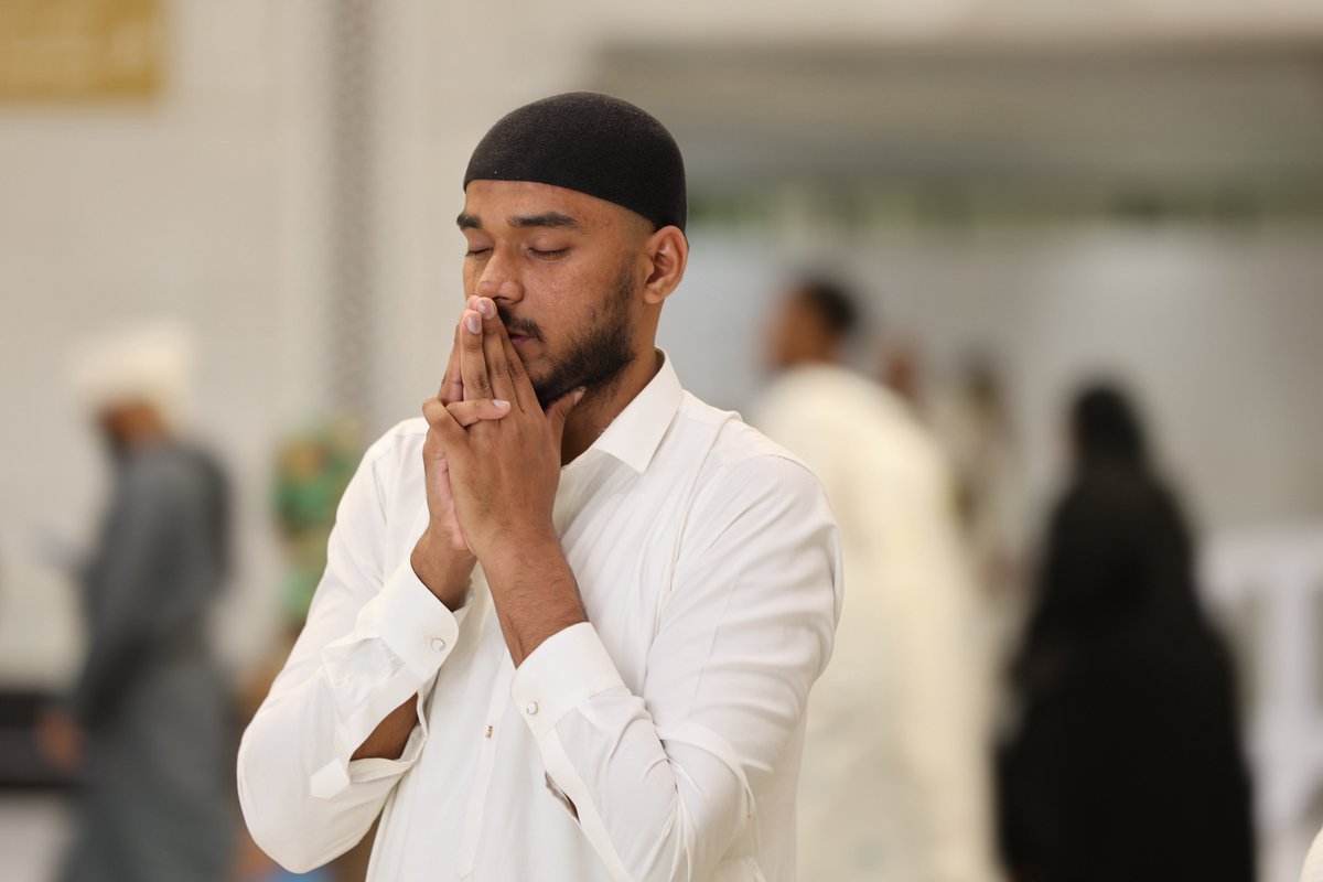 makkahregion's tweet photo. قال تعالى: ﴿وَمَن دَخَلَهُ كَانَ آمِنًا﴾

ساجدين.. آمنين.. مطمئنين، في رحاب المسجد الحرام. https://t.co/sUnJzIPk0U