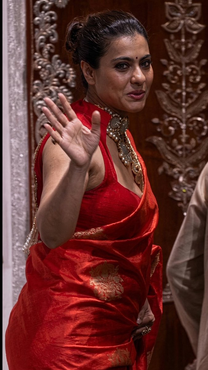 humjawann's tweet photo. Call her Kajol in the comments. Call her momma in your head #Kajolmilf https://t.co/SBzym8STYN