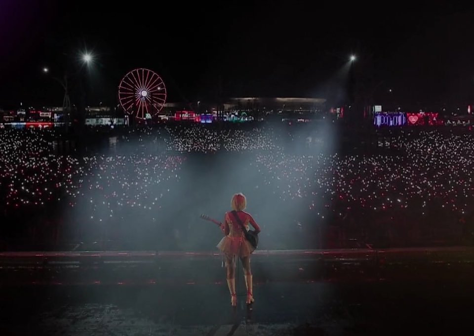 93RafaelRibeiro's tweet photo. @halsey 
#halsey 
#pop #rock #Rock_in_Rio https://t.co/HZwGuWrasB