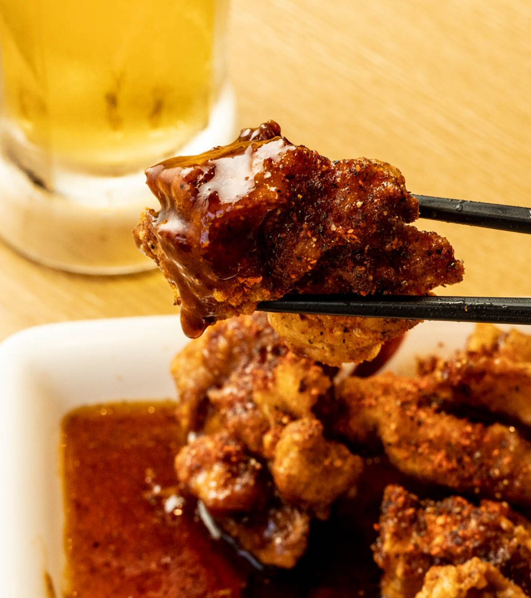marugen_ramen_'s tweet photo. ＼大人の皆さんに質問です／
ビールがよく進むのはどっち？

ピリからあげ▶︎リポスト🔁
丸源餃子▶︎いいね❤️ https://t.co/0vIikmmvcF
