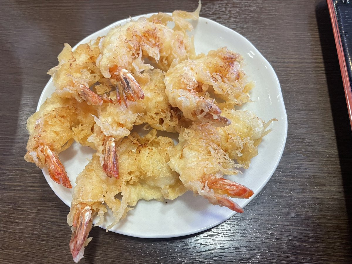 CrafteaBoss_DQW's tweet photo. 藤店うどんで肉汁うどんと小えび天盛でキメてみた🍤🥢😋 https://t.co/VB8UiUyfr5