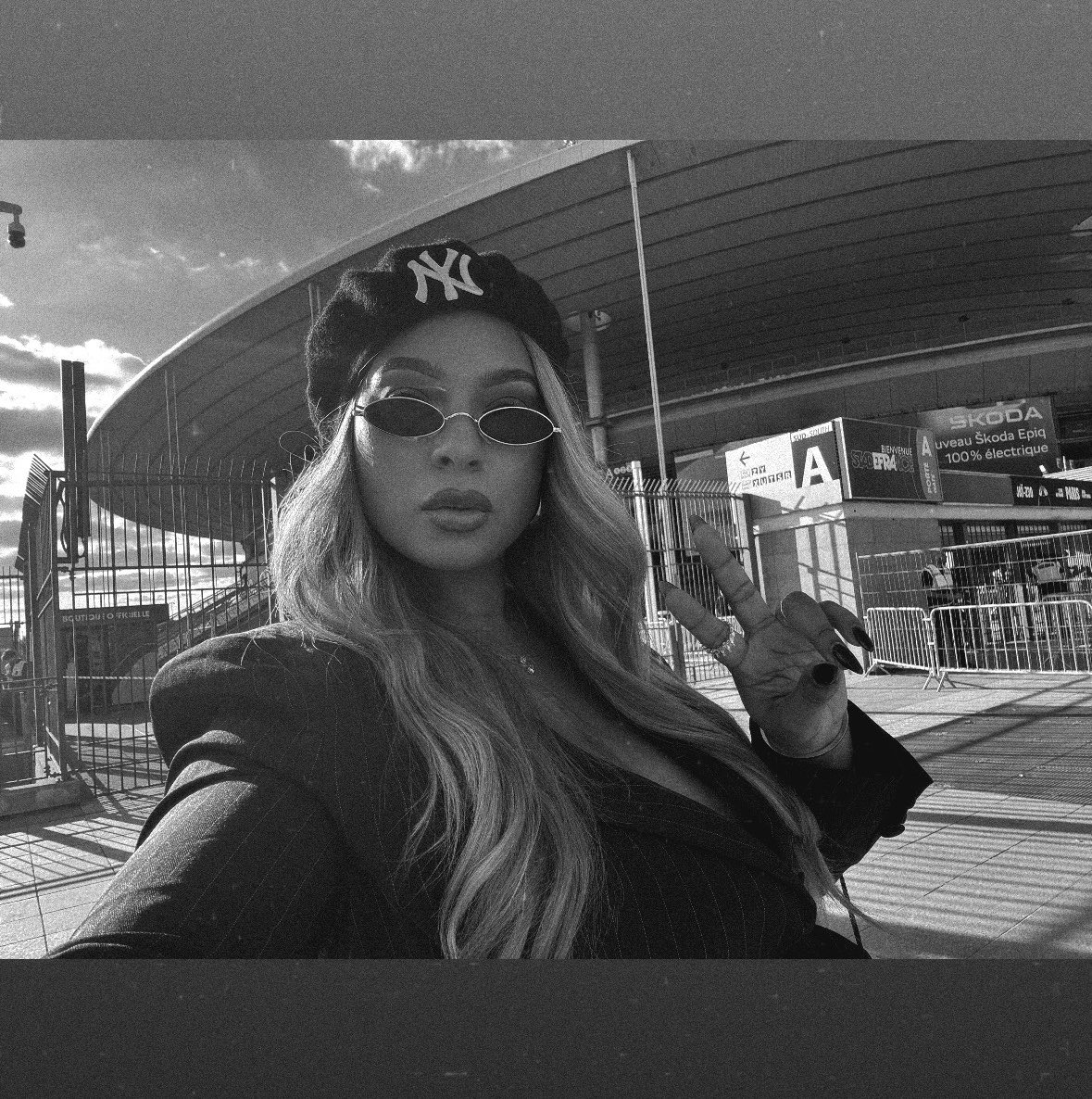YellaaaDiamond's tweet photo. …they don’t love you like i love you 💛 https://t.co/dNh5CgI9x3