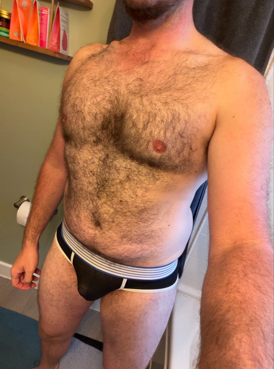 displayname2120's tweet photo. I’m really starting to feel comfortable in my own body. https://t.co/XarCHlbyzA