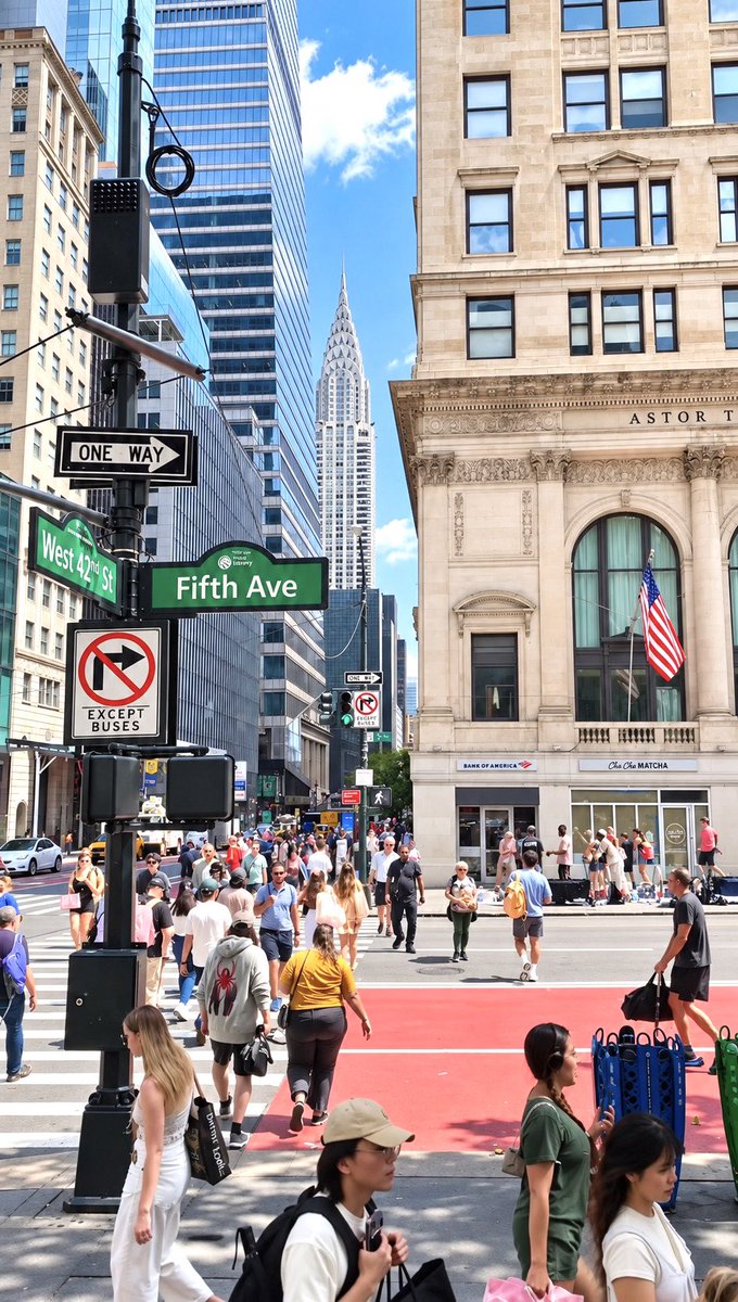 NYC_thread's tweet photo. Fifth Avenue Energy in the Heart of NYC 🗽🏙️
#NYC #usa https://t.co/UyB2flKica