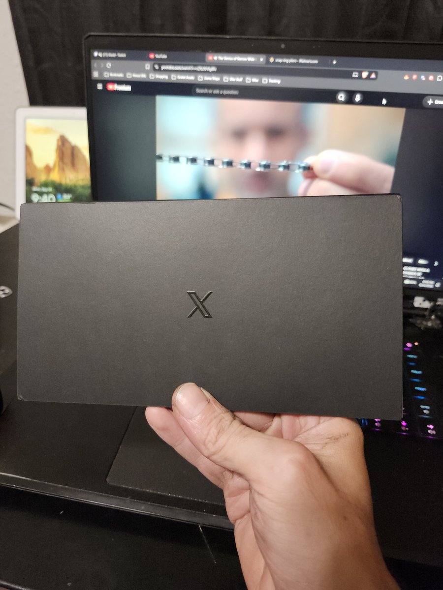 JacobThaDev's tweet photo. Got this in the mail today after getting access to @XMoney. Came in this plain black sleeve with the card sitting in the center. Packaging is very simple with very few actual words anywhere on it. 

Texture on the card is nice with almost the same texture as frosted glass. It's quite heavy and substantial feeling as well. The X logo on the front is machined as far as I can tell, with the back side being a super thin layer

What's cool is the card has no numbers printed on it, and as far as I can tell it doesnt have a magnetic strip neither which would also store the card number on it. Super nice!

Cool card, 9.8/10