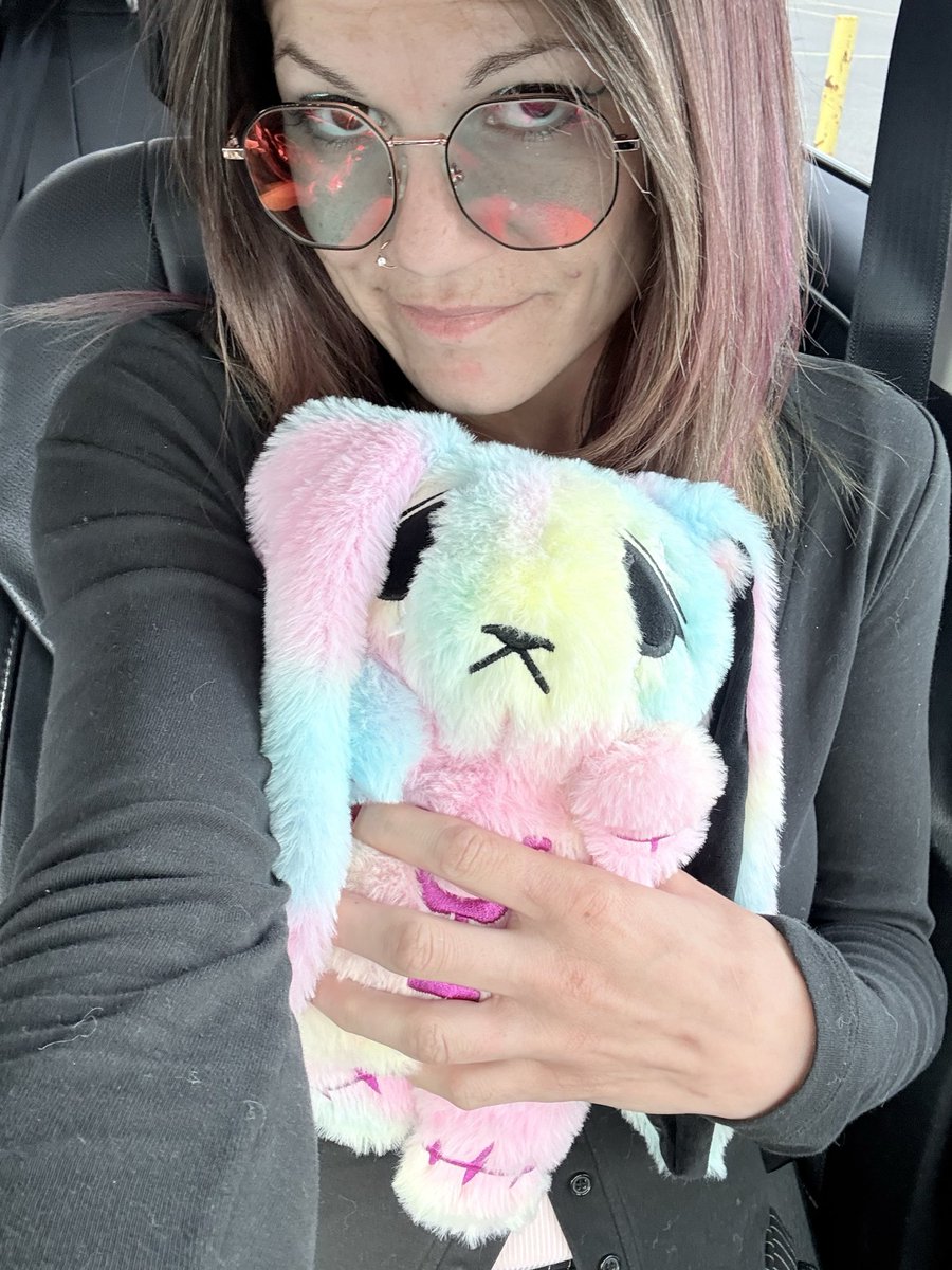foxy_baking's tweet photo. 🤍🦊 September moothunt 🦊🤍
135.8 lbs today 
Ugw 94 so 41.8lbs to go!
I’m loving my little Anxiety dreadful plushie!! 
Looking for mooties 18+ and not evil please 
#moothunt #edrtwt #foxxy #18andup #relapseera 
If you want to spoil me my throne is #throne #wishlist https://t.co/PRxcuwVB04