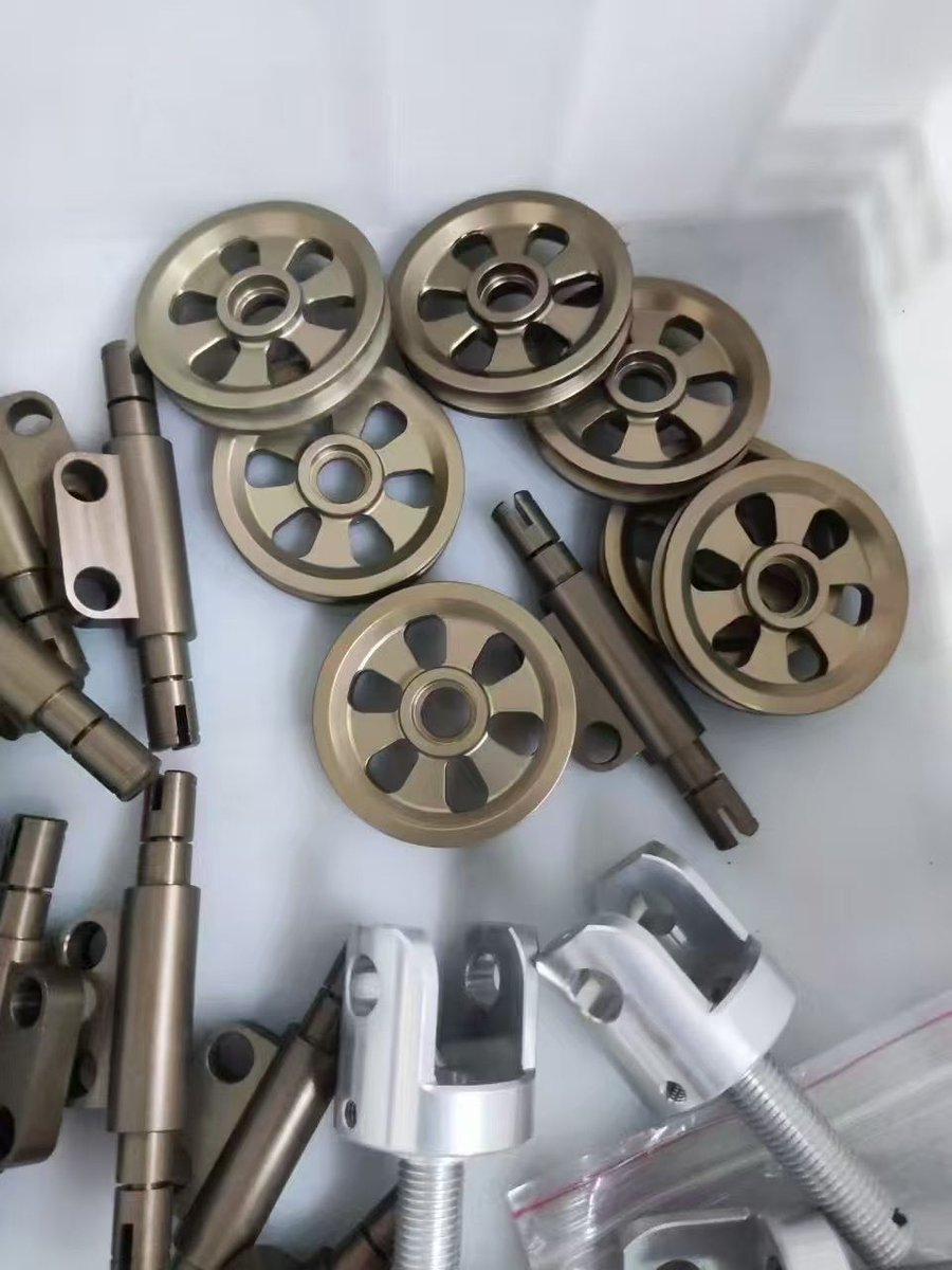 CloverYaog's tweet photo. Today’s workshop moment ���

Some CNC parts fit in your hand.
Some need both hands. 😄

Always nice to see a drawing turn into something real.

#CNCMachining #CustomMachining #CNCParts #Manufacturing https://t.co/GlZl1NBZyi