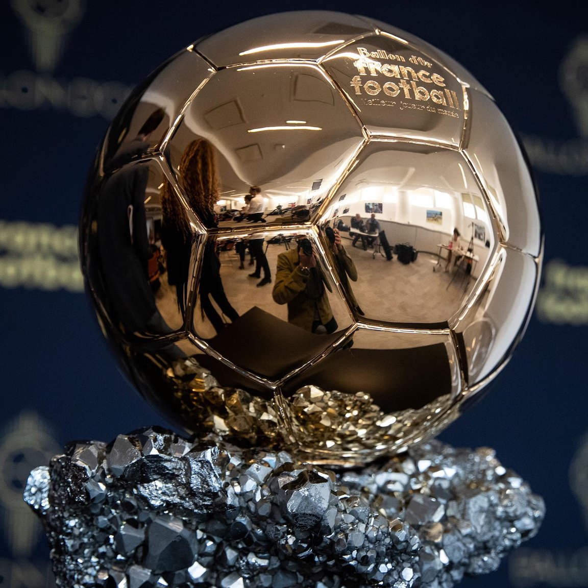 TouchlineX's tweet photo. 🚨 𝗡𝗘𝗪: Lamine Yamal's Barcelona teammates and also executives are campaigning for him to win the Ballon d'Or:
• Joan Laporta: "I would love if Lamine wins the Ballon d'Or. I think he deserves it."
• Eric García: "The Ballon d'Or podium should consist of Barcelona players. I think Lamine should win it."
• Gabriel Jesus: "Lamine Yamal must win the Ballon d'Or."
• Jorge Mendes: "The Ballon d'Or is for Lamine Yamal."
• Rodri: "The club says Lamine is the most deserving of the award, and that's completely legitimate."