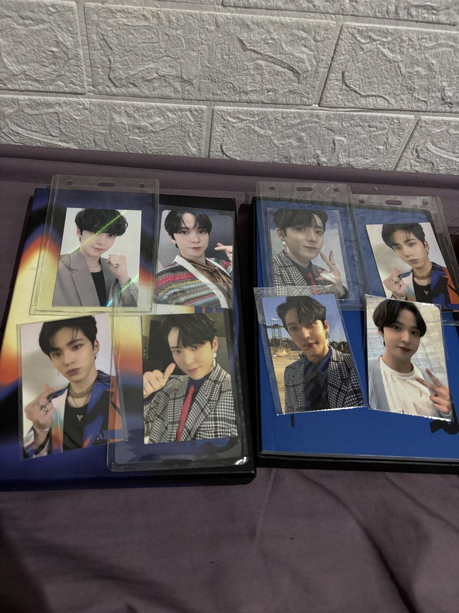 tensmole's tweet photo. Halo temen temen boleh minta tolong bantu retweet..

Aku pantang jual kesedihan dan ngemis tapi kali ini aku berusaha jualin barang kpop ku karna udah setahun blm ada panggilan kerja, orderan dagangan 3 minggu gak ada sama sekali jadi aku mau jual barang2 ini untuk bertahan hidup https://t.co/4EBv1BoSVw