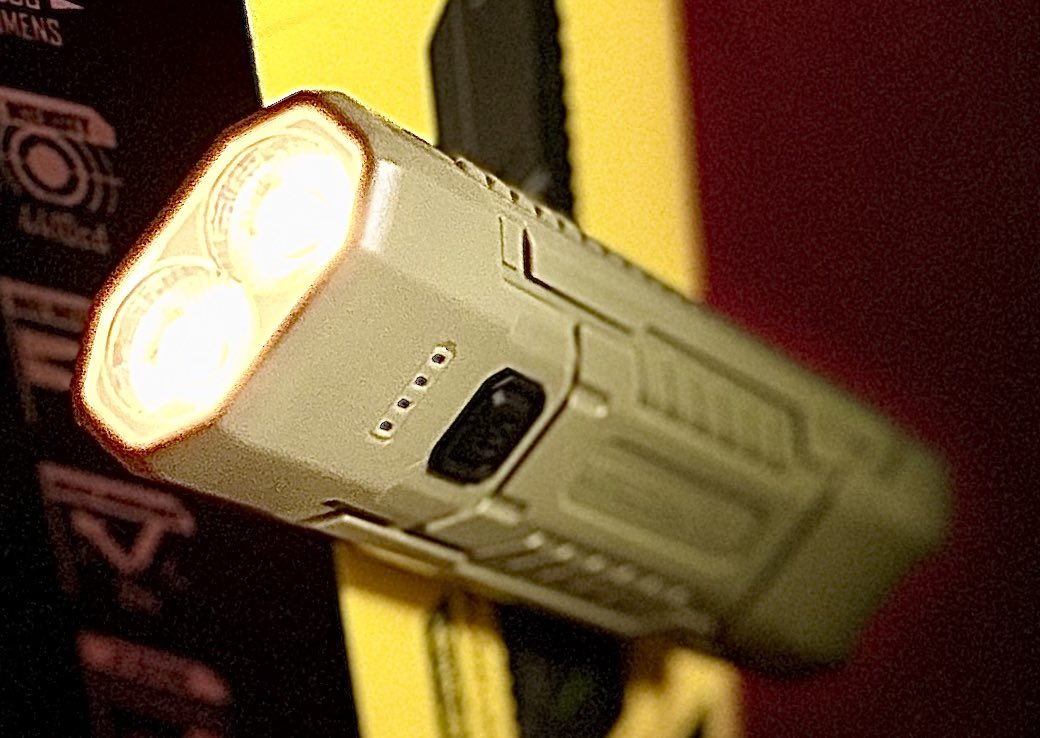 GzlLuvCOLDSTEEL's tweet photo. NITECORE EDC07 デザートタン タクティカルEDCライトを購入しました。
#NITECORE
#EDCライト https://t.co/8uKnw13JNp