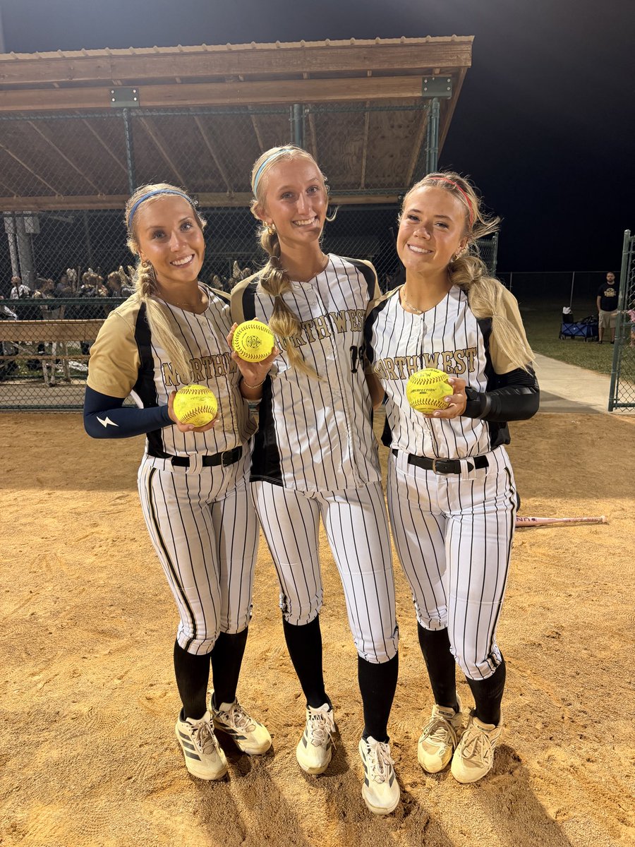 GINWSoftball's tweet photo. JV wins 12-0 &amp; Varsity wins 9-1. What a great senior night!
💣 squad: @BeccaDinkelman @LaurenJonevmyv @AbbyDink13 

@LaurenJonevmyv w/ the mati award 🧿

@GraclynSimmons adds another 9 K's 🔥

Back at it tomorrow at Aurora!

#NOB
#ginwvikings https://t.co/VoSWKfid0a