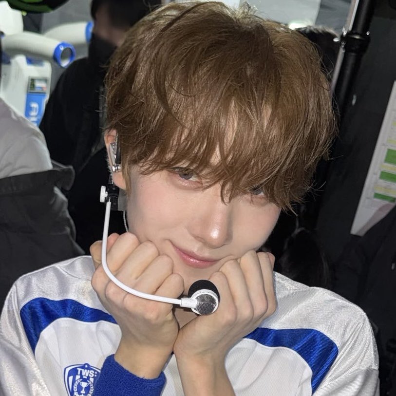 o5_chun's tweet photo. shy shy shy✊🏻🥺✊🏻 https://t.co/U9ae2Sx6FU
