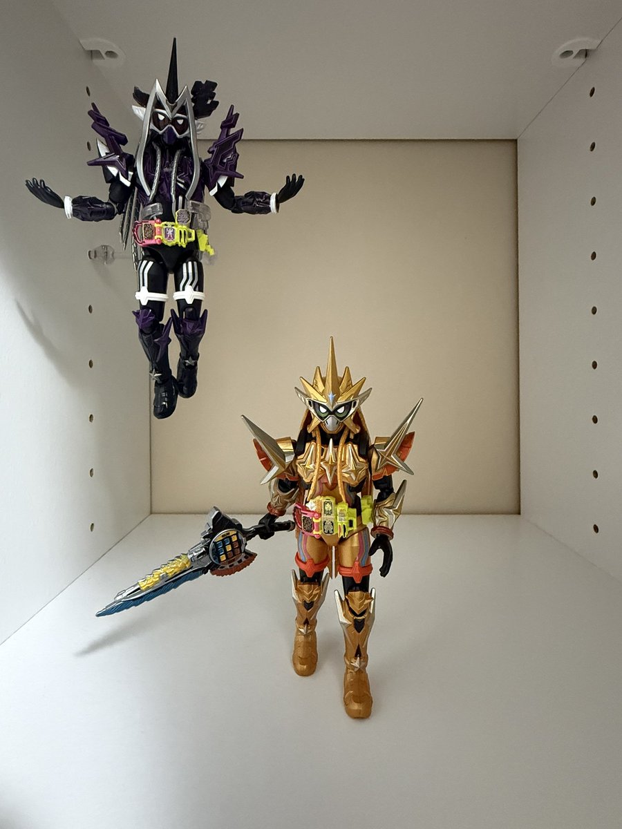 Tonict97186's tweet photo. With hearing the news about Blokees Kamen Rider GVS 02  announced out of the blue where, here’s Galaxy Version S 01 with Riders featured from Showa, Ex-Aid, Zero-One, and Zeztz 

Unfortunately no 1/36 for me but it’s fine

#Kamenrider #Blokees #Collection #Zeztz #ZeroOne #Exaid https://t.co/JbqTVIocEp