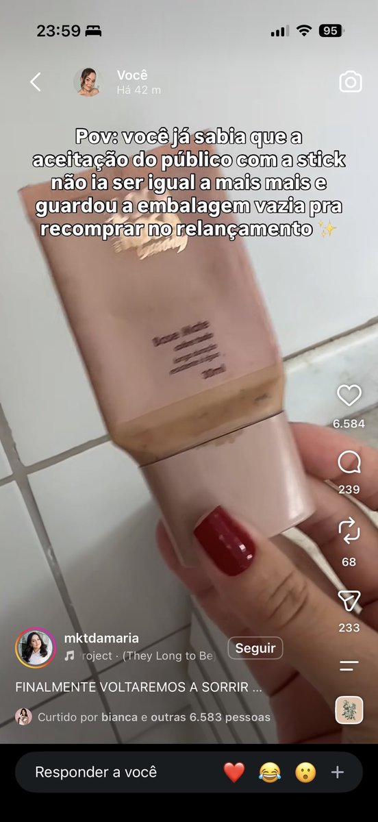 mariliaat's tweet photo. Não ironicamente, guardei a minha última debaixo de 7 chaves e só usava em coisas bem pontuais com medo de acabar. Essa semana que anunciou a nova (que espero que seja como a velha) usei o último suspiro. @BiancaAndrade você prometeuuuu https://t.co/LFC5wpuhrO