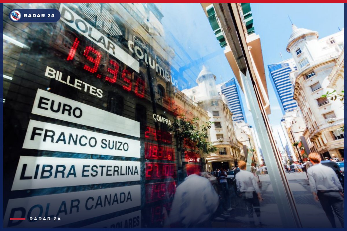 radar24new's tweet photo. El FMI acaba de advertir que puede haber una corrida cambiaria entre diciembre y febrero.

Mientras el gobierno festeja la inflación del 1,8%, el Fondo dice que las reservas no alcanzan y que el verano puede ser un desastre.

¿Estamos celebrando demasiado rápido? https://t.co/84rOIkDRaT