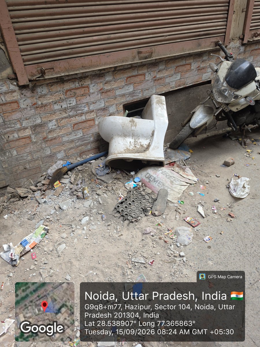 rishabhg06's tweet photo. कई बार शिकायतें पोस्ट करने के बावजूद @noida_authority की ओर से अब तक कोई जवाब या कार्रवाई नहीं हुई है। रेस्टोरेंट्स की गंदगी और कचरे से पब्लिक हेल्थ प्रभावित हो रही है, लेकिन न तो संबंधित रेस्टोरेंट्स पर कार्रवाई की गई और न ही यहाँ कोई सफाई अभियान चलाया गया।

आखिर इतनी देरी का कारण क्या है? आए दिन सोशल मीडिया पर बड़े-बड़े दावे किए जाते हैं कि अथॉरिटी यह कर रही है, वह कर रही है, लेकिन ग्राउंड रियलिटी में कोई बदलाव नजर नहीं आ रहा।

क्या ये अभियान सिर्फ सोशल मीडिया तक सीमित हैं? जनता की वास्तविक समस्याओं पर कब कार्रवाई होगी?

@CeoNoida @FSSAIIndia @UPGovt