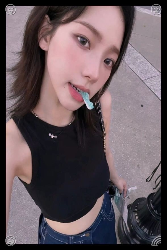 _MatiasEdu's tweet photo. ❄️ Plastic dessert spoon with a fruit design. Don't judge your personal value based on how many goals you tick off each week. Instead, appreciate yourself for simply showing up regularly—even when all you manage is one small, meaningful step closer to your aspirations. https://t.co/LmQ53mSwu2