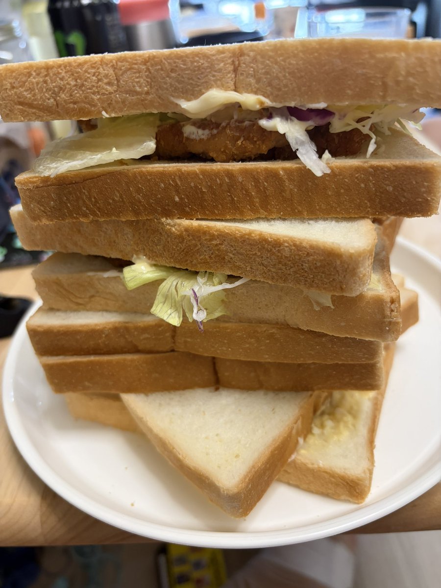 2104f1122s475n's tweet photo. 食べくて作った!
カツサンド､かつたまサンド､ハムたまサンド( *´꒳`*)

多分食べきれないw https://t.co/kaFQYDwZD3