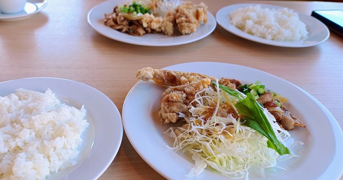 tsuretabi_diary's tweet photo. マスターカード払い朝食無料プランってやつで予約
ジョイフルでランチのついでに調達して部屋ごはん
唐揚げ+唐揚げになってしまった🤣
 #ACCOR
 #メルキュール宮城蔵王 https://t.co/YzT32UpbBx