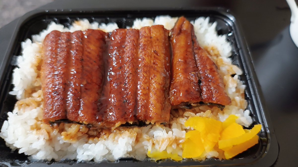 tsuretabi_diary's tweet photo. マスターカード払い朝食無料プランってやつで予約
ジョイフルでランチのついでに調達して部屋ごはん
唐揚げ+唐揚げになってしまった🤣
 #ACCOR
 #メルキュール宮城蔵王 https://t.co/YzT32UpbBx