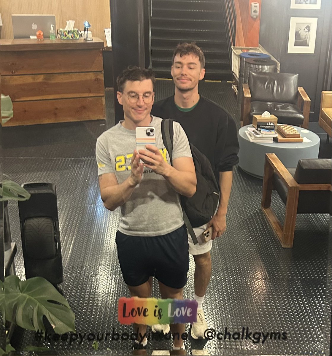 froggybryce's tweet photo. benji and froggy go to the gym https://t.co/zArz3J3VtU