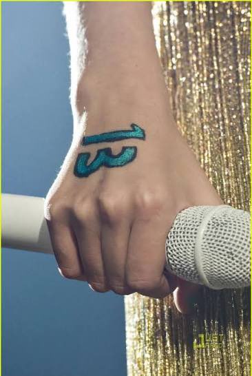WhiTaysVersion's tweet photo. the 13 being on the x-ray’s right hand  just like irl is a very import detail to me 🫶 https://t.co/4wxhUkcuMM