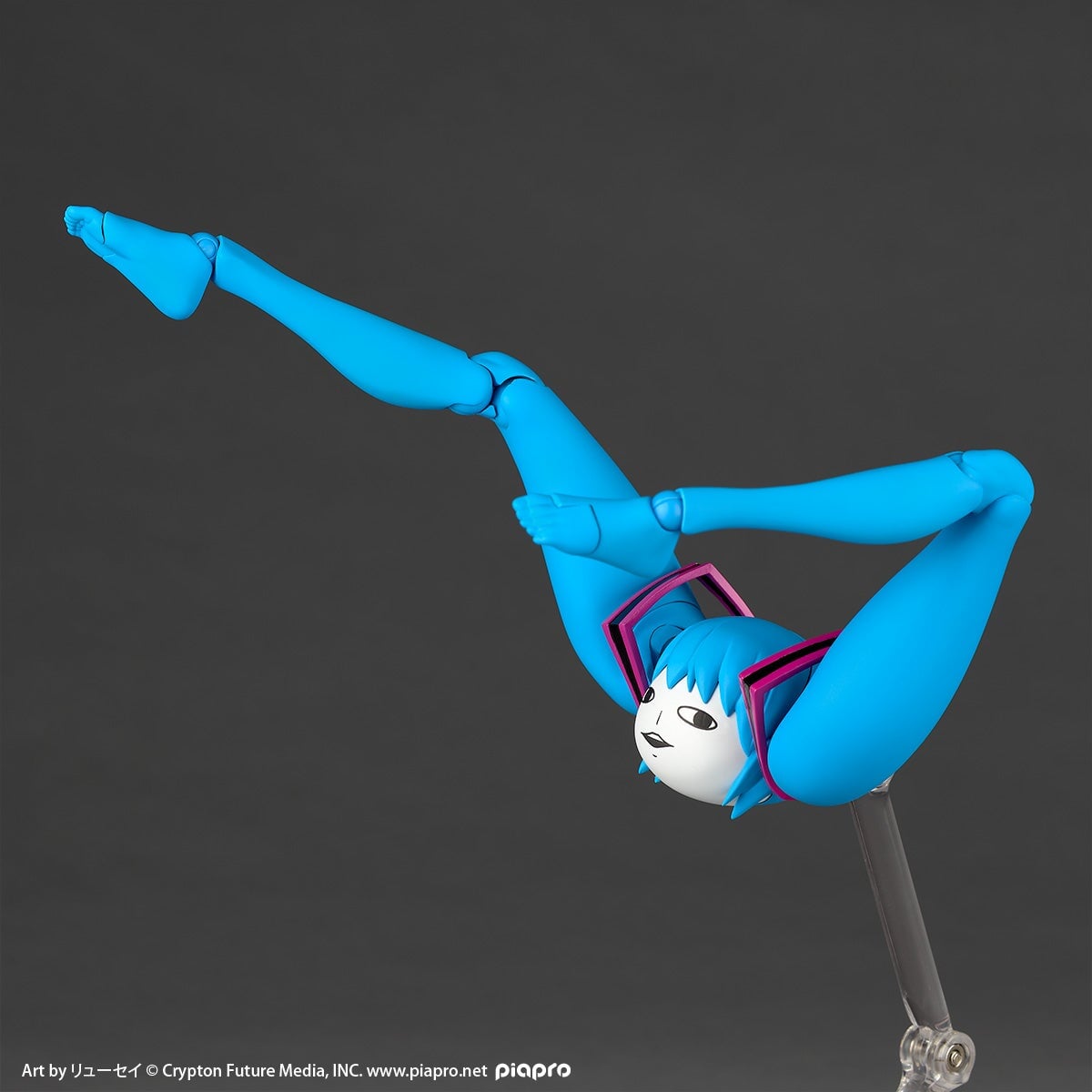 figsoku's tweet photo. 【初音ミク】リボルテック「シテヤンヨ」可動フィギュア

【予約開始】
価格4,400円（税込）
2027年4月発売予定
https://t.co/GGu7zTztC0
#海洋堂 #リボルテック #初音ミク https://t.co/zs6hJmGsDI