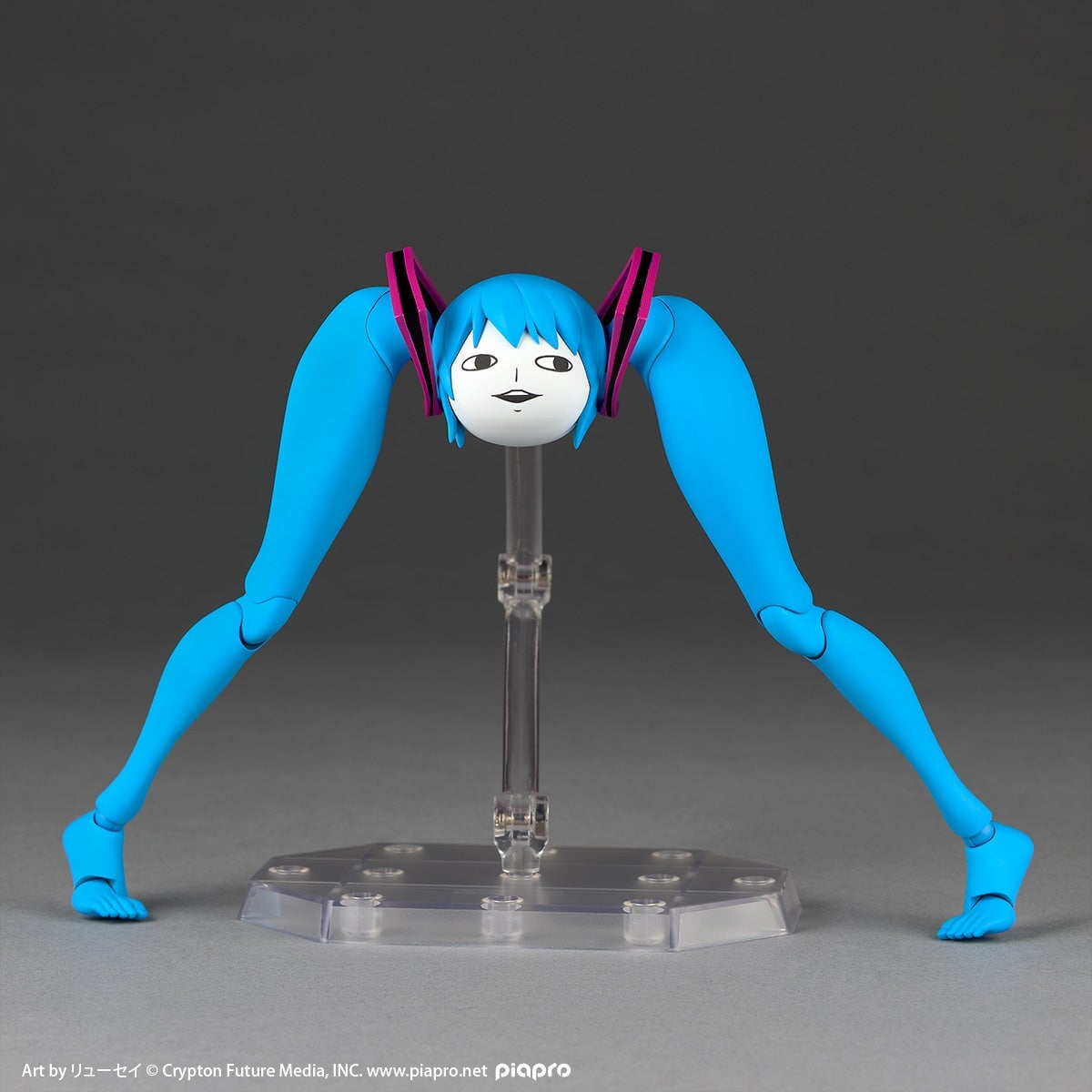 figsoku's tweet photo. 【初音ミク】リボルテック「シテヤンヨ」可動フィギュア

【予約開始】
価格4,400円（税込）
2027年4月発売予定
https://t.co/GGu7zTztC0
#海洋堂 #リボルテック #初音ミク https://t.co/zs6hJmGsDI