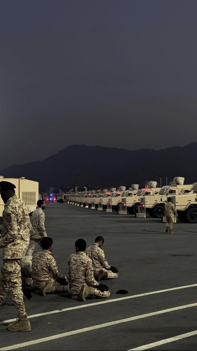 v22lf's tweet photo. الله يحفظكم ويقويكم وينصركم على من عاداكم ويعينكم على خدمة الدين والوطن 🇸🇦❤️. https://t.co/alWhboNCmb