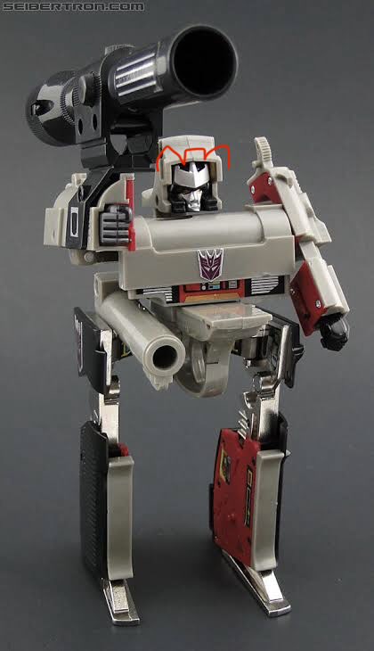 AoiOKC's tweet photo. @Skywarp555 and Original G1 Megs bucket head is just the gun mode’s kibble https://t.co/oYdDN1XccP