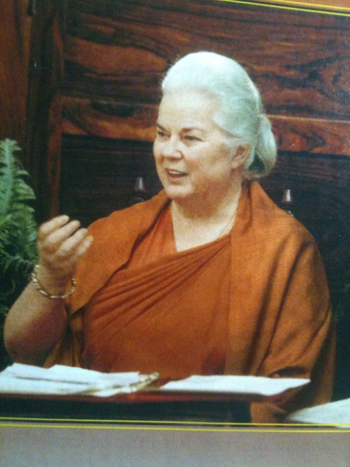 wisdomyogananda's tweet photo. For those on the Self-Realization Fellowship path, following the guru means to imbue daily scientific meditation with devotion, and to balance that meditation with right activity.

Sri Mrinalini Mata,
https://t.co/3AmWvxUeHT
#paramahansayogananda #guru #yogananda #guru https://t.co/n1kcvP88Zr