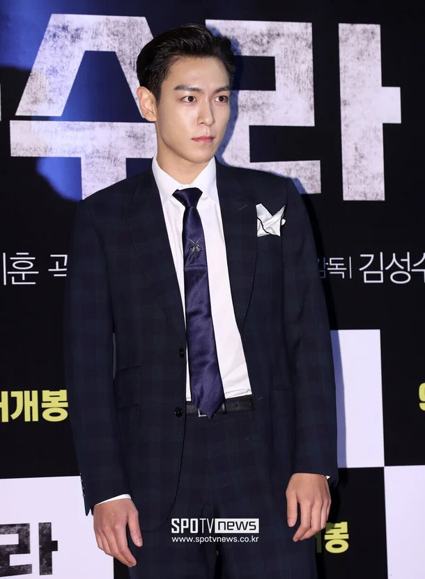 pannchoa's tweet photo. T.O.P acknowledges in interview that he can no longer stand on the same stage as BIGBANG, but he still supports the group
https://t.co/ArtynYMUJb https://t.co/HymyGAkxUj
