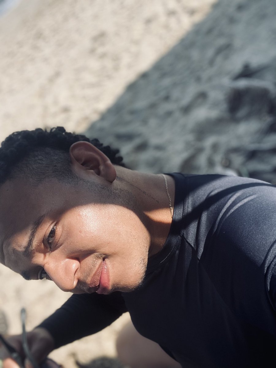 ael_edurdo's tweet photo. Bronze em dias ✨🥵 https://t.co/S3C5hxQu2B