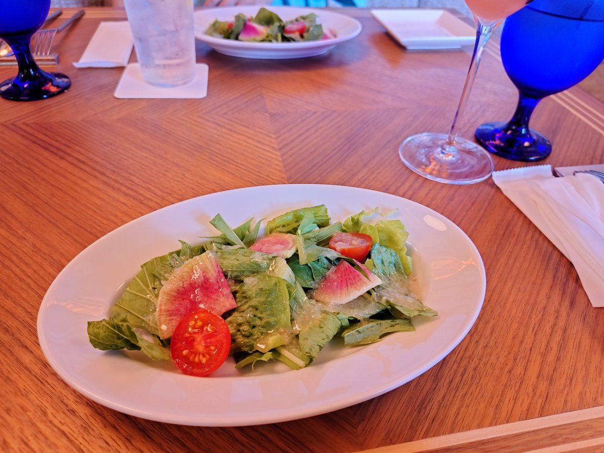 Mariy_mikan's tweet photo. と、言うことで！なななさんと"とあるパーティー"に参加してきました🥳
テーマの海に合わせて2人で頭を悩ませたけど、お互いめちゃ良なコーデ組めてはっぴ〜♡
髪も海っぽくアレンジしてもらった🪼🫧
まさかの抽選当たって画家さんに絵も描いてもらえて素敵な思い出🖼✨
あと普通に旅行最高でした✌️ https://t.co/ALBDmF5B4q
