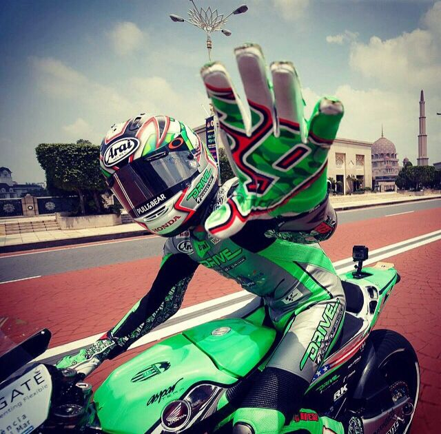 decadedances's tweet photo. the beloved green nicky https://t.co/T0dhAeb8sO