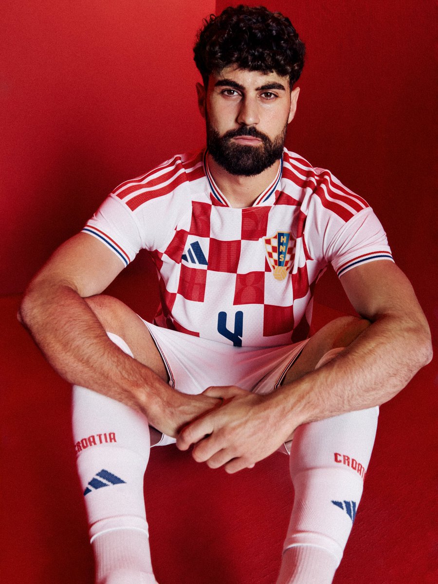 adidasJP's tweet photo. クロアチア代表との新たなパートナーシップ🤝 ​

伝統的なチェック柄のホームユニフォームと、​
レース編みにインスパイアされたアウェイユニフォームが新たな幕開けを飾る。​

9月15日(火)16時より発売開始。​

📲 https://t.co/GRfm7sm1Wf https://t.co/524Jawto7U
