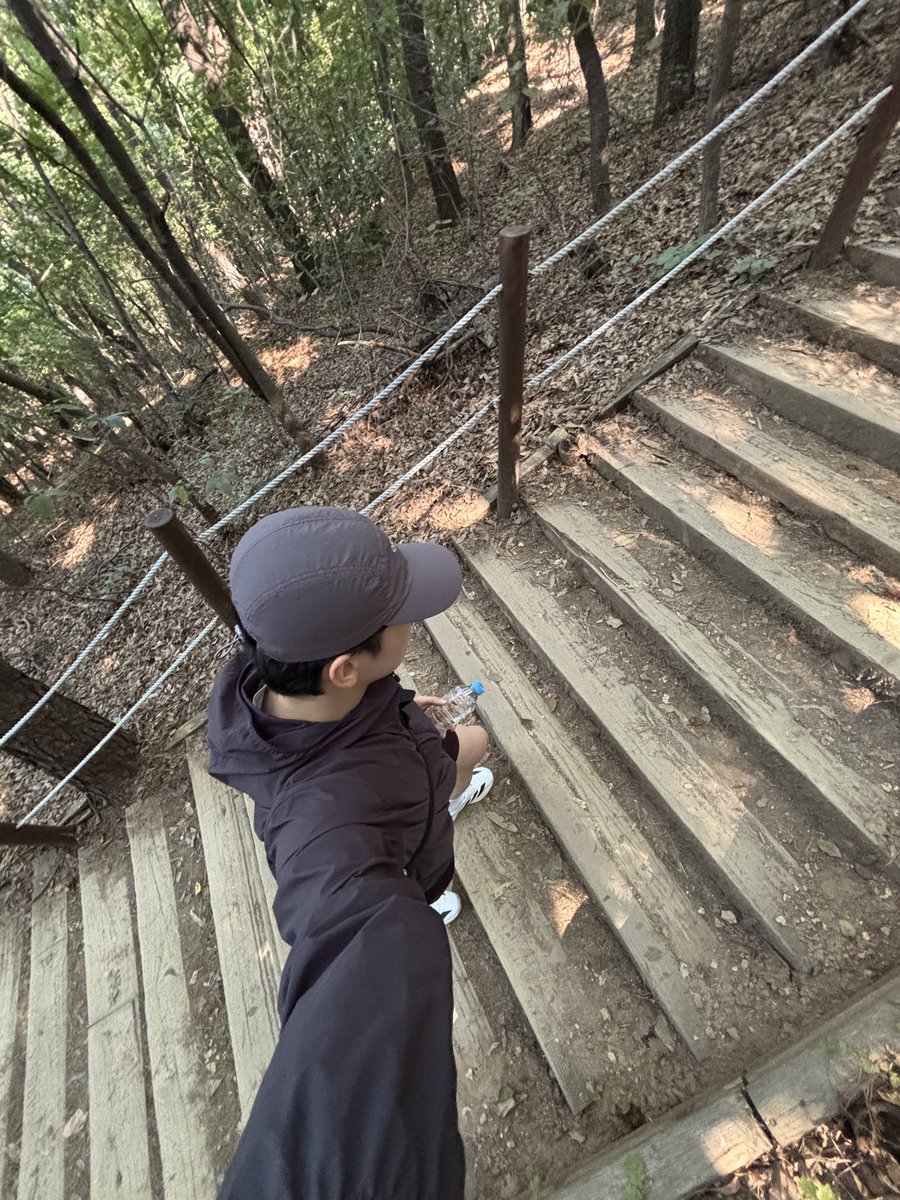 js___sss's tweet photo. 날씨 좋아서 즉흥 등산 클리어
#광교 #광교산 #형제봉 https://t.co/lAXrQz6GAD