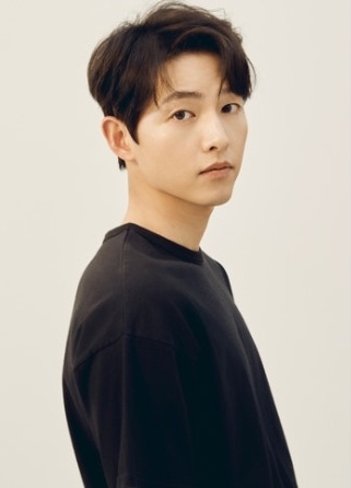 Kstyle_news's tweet photo. 【祝】9/19はソン・ジュンギの誕生日🎉

ドラマ「太陽の末裔」では使命感に溢れた軍人、ドラマ「ヴィンチェンツォ」では冷酷無比なイタリアンマフィアの顧問弁護士と、幅広い役柄で注目を集める。子供時代はスピードスケートに打ち込み、五輪を夢見たことも。2025年には日本で14年ぶりにファンミを開催した。