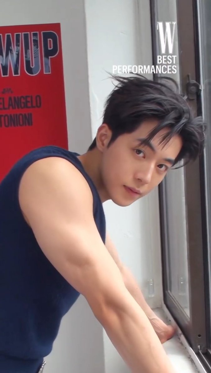 xxophii's tweet photo. Man tu bicep gede banget : 33333 https://t.co/3s8PBUorSE