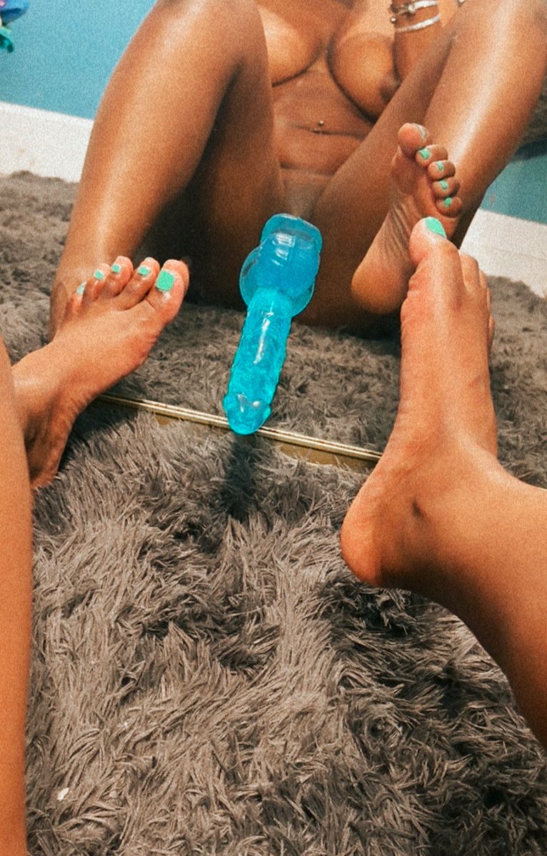 hell0kitty54's tweet photo. just a little toe tease 💕 https://t.co/wa3IYfNLUE
