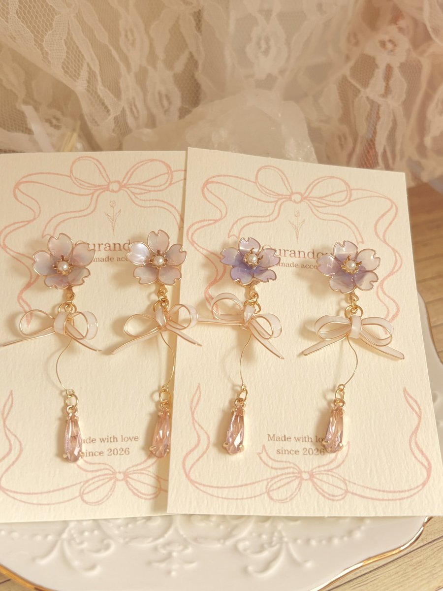 Ourando325's tweet photo. @Lupopo_cafe 様素敵な企画ありがとうございます✨️

 🌷 大人かわいい、身につけるお花屋さん🌷
ディップアートで咲かせるアクセサリーと小物
お花屋さんでお気に入りの一輪を選ぶように
あなたの「ときめく一輪」を見つけてください𓂃𓈒𓏸

🎀【デザインフェスタ64】11/15参加🎀P-364 https://t.co/fyjuswfdeR