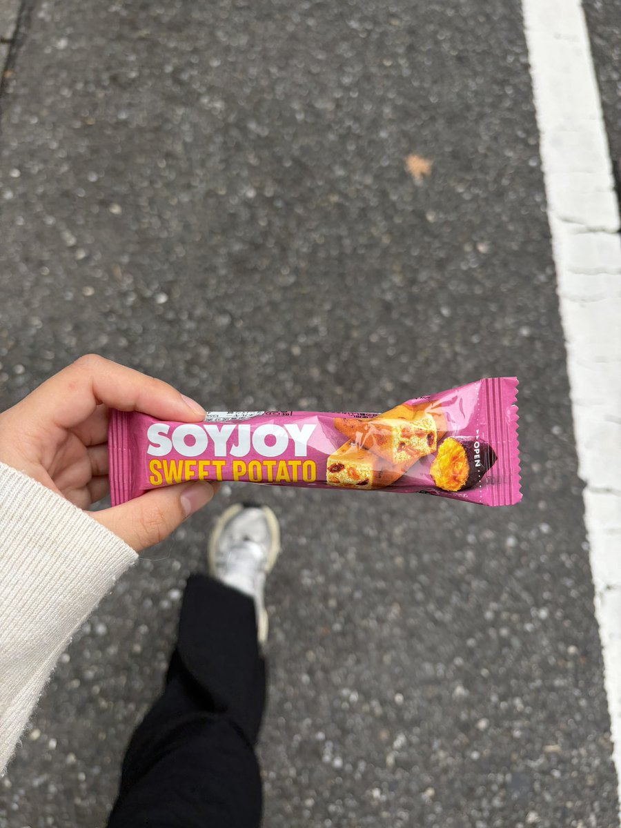 Mon0aw's tweet photo. 昨日は暑かったのに今日はまた涼しいね🍂 https://t.co/lYxbKiDvLE