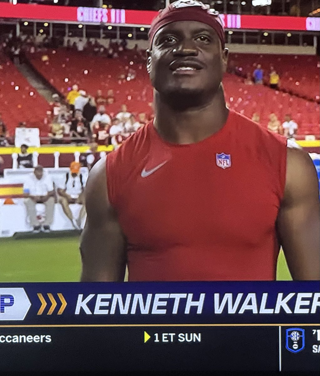 pauleeyester's tweet photo. Kenneth Walker III looks like he’s 25
going on 50

We haven’t seen this level of young-old since those 1970s NFL players https://t.co/F5hduPxv7D