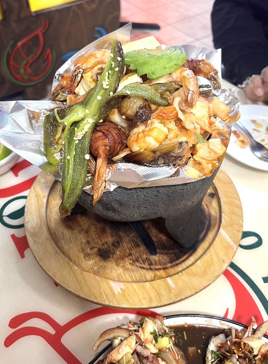 Baseball25dave1's tweet photo. And here we are again. I don’t even have to tell you where I’m at. You already know I was coming back to make my weekly visit. Absolutely love this place. #AquaChile #Mariscos #VenezuelanSeafood #MyWeeklySpot https://t.co/qhrtlst7if