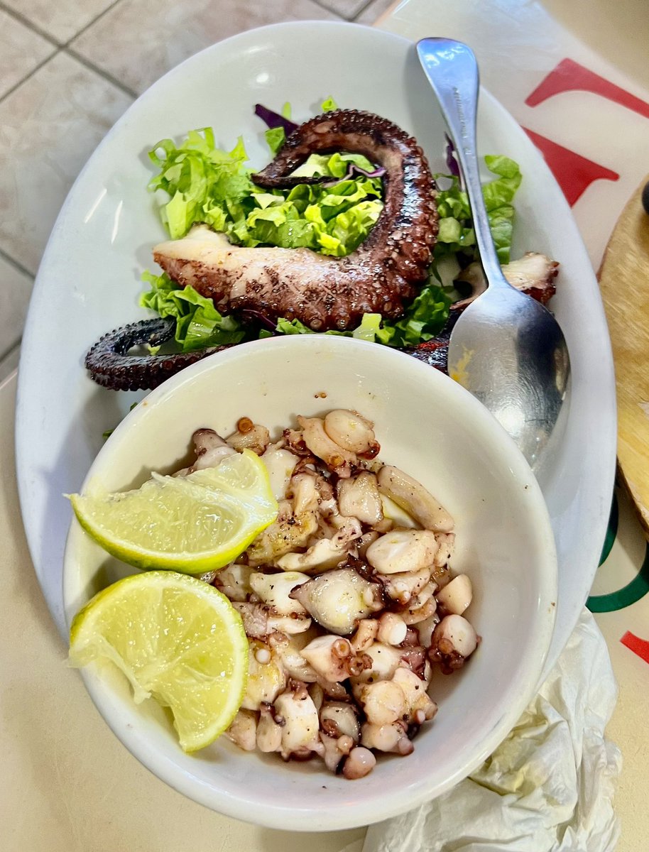 Baseball25dave1's tweet photo. And here we are again. I don’t even have to tell you where I’m at. You already know I was coming back to make my weekly visit. Absolutely love this place. #AquaChile #Mariscos #VenezuelanSeafood #MyWeeklySpot https://t.co/qhrtlst7if