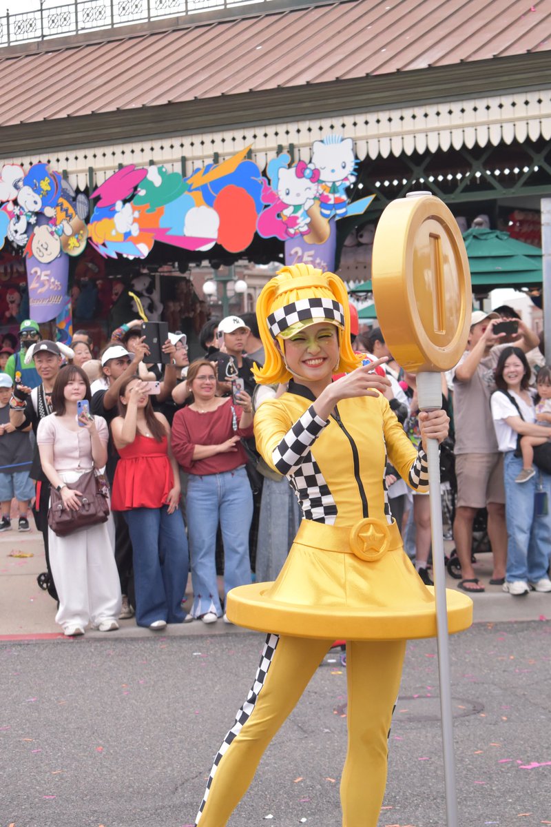 _unr_k2's tweet photo. 9/14 13:00 NO LIMIT!パレード usj
マリオ コインのお姉さん方🌟

長袖でこのスマイル天才(̨̡՞o̴̶̷̤  ̫ o̴̶̷̤՞)̧̢ https://t.co/GRmj4bkmuI